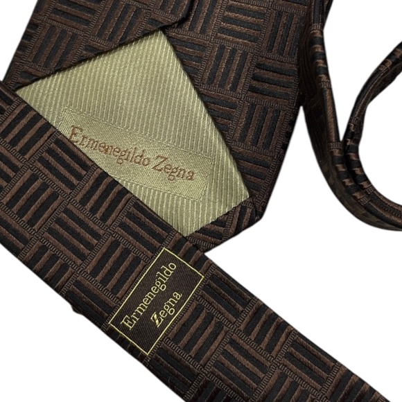 ERMENEGILDO ZEGNA Brown Geometric Silk LUXURY Tie ITALY - Picture 5 of 6